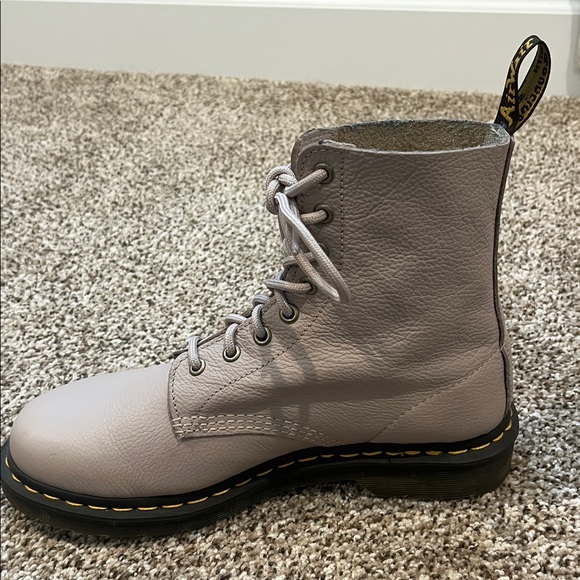 Dr. Martens 1460 Pascal Virginia Lace up vintage taupe Combat Boots - Picture 4 of 9